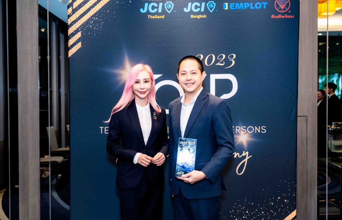 นพ.ระวีวัฒน์ แห่ง MASTER คว้ารางวัล TOYP AWARDS 2023 สุดยอดผู้นำการขับเคลื่อนทางสังคมเชิงสร้างสรรค์  สาขา Medical Innovation