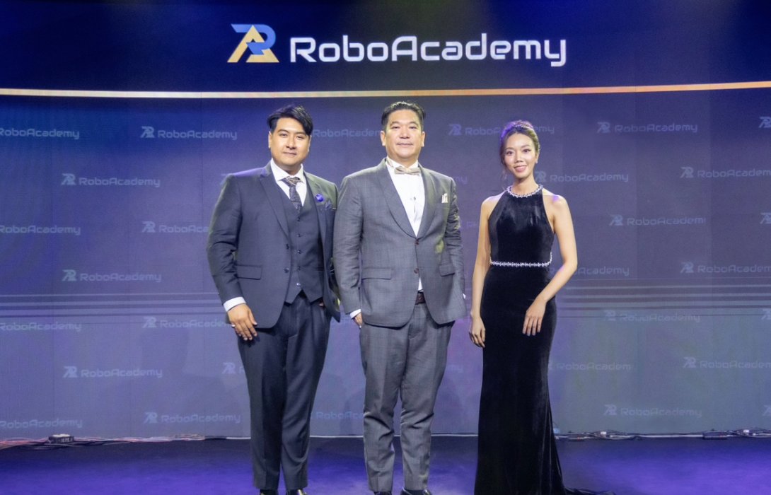 เปิดตัว สถาบัน RoboAcademy ครั้งแรกในไทย มุ่งให้ความรู้ สร้างโอกาสให้นักลงทุนไทยเติบโตอย่างมั่นคงและยั่งยืน