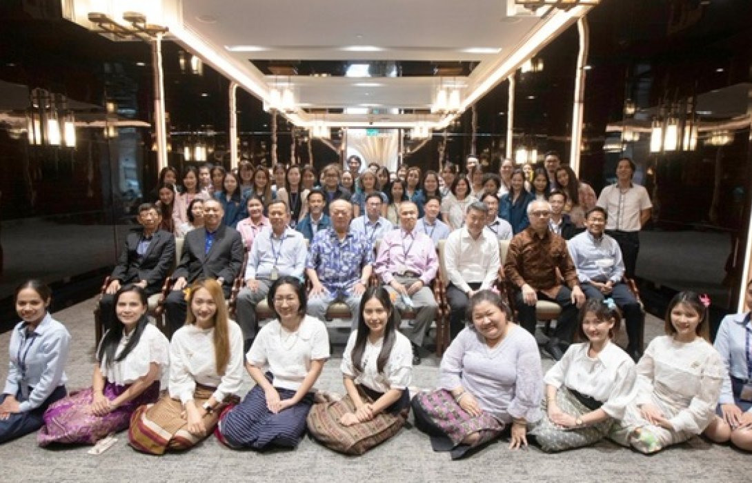 กลุ่มบริษัทบีทีเอส ถือฤกษ์ดีวันสงกรานต์ จัดพิธีรดน้ำ ครั้งใหญ่ในรอบ 3 ปี ขอพร คีรี กาญจนพาสน์