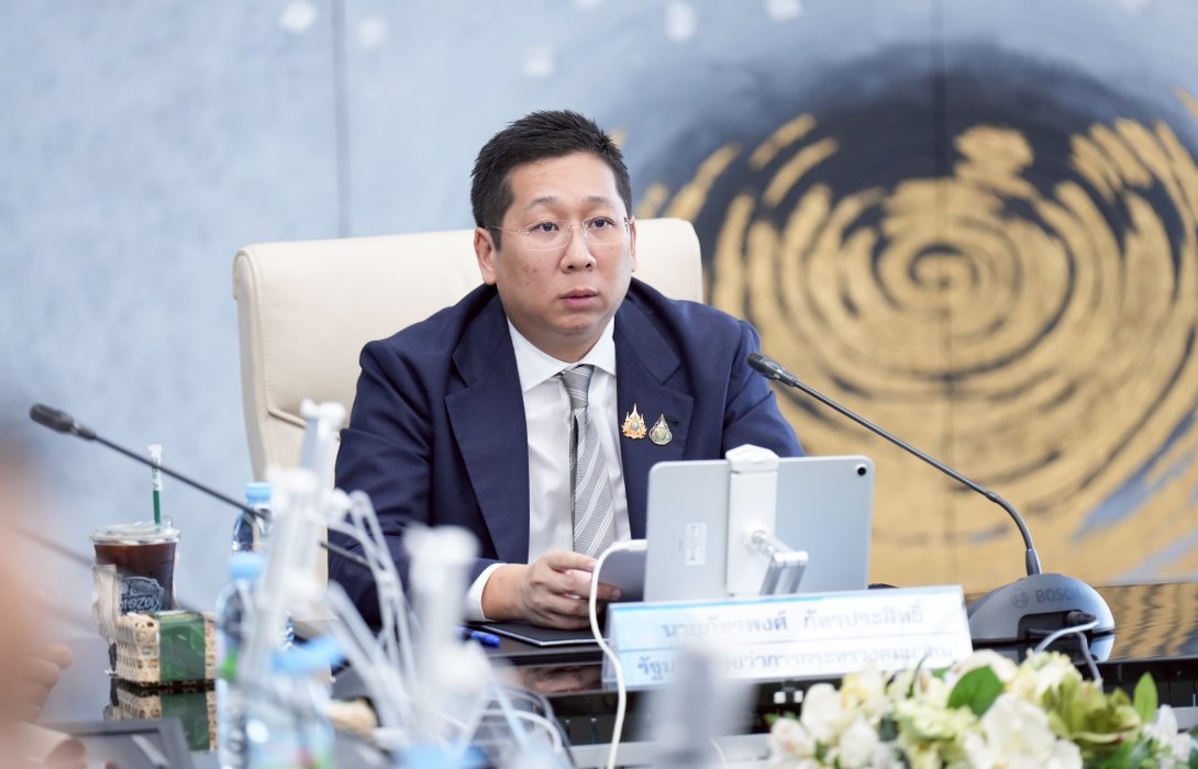 ภัทรพงศ์ฯ กำชับวิทยุการบินฯ ขยายระยะเวลาของมาตรการลดค่าบริการการเดินอากาศ 30%พยุงสายการบิน รับผลกระทบตะวันออกกลาง